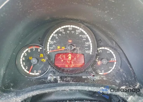 2013 Volkswagen Beetle z USA, uszkodzony, nr VIN 3VWFP7AT5DM688875